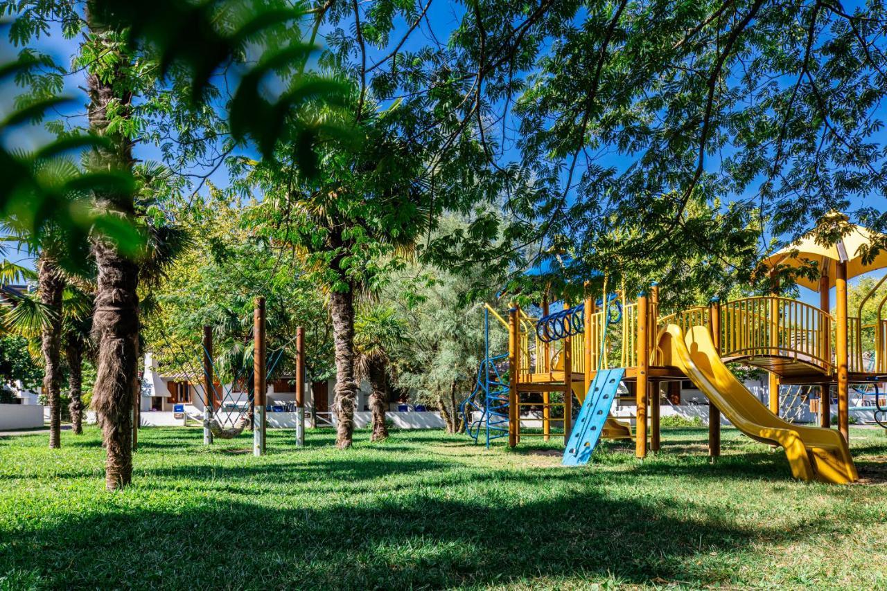 Villaggio Los Nidos Lignano Sabbiadoro Bagian luar foto