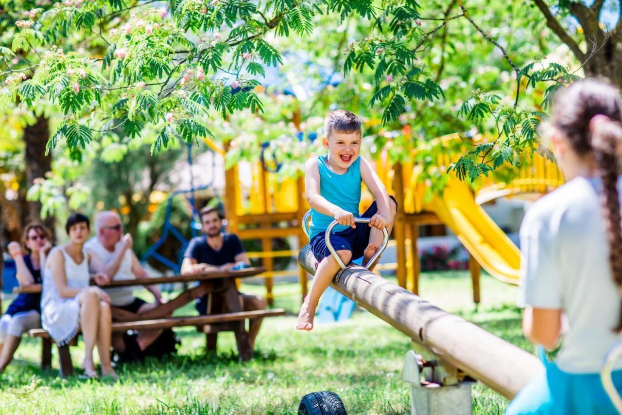 Villaggio Los Nidos Lignano Sabbiadoro Bagian luar foto