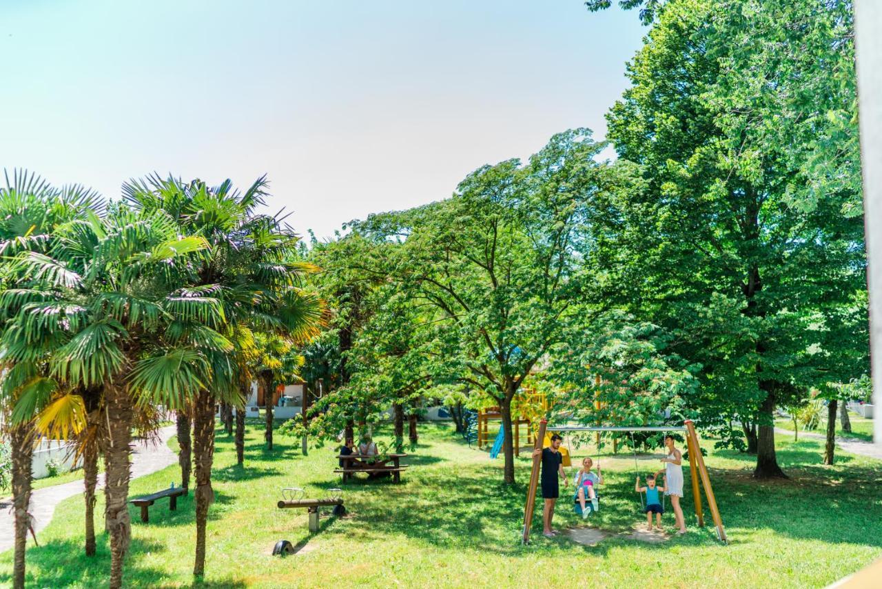 Villaggio Los Nidos Lignano Sabbiadoro Bagian luar foto