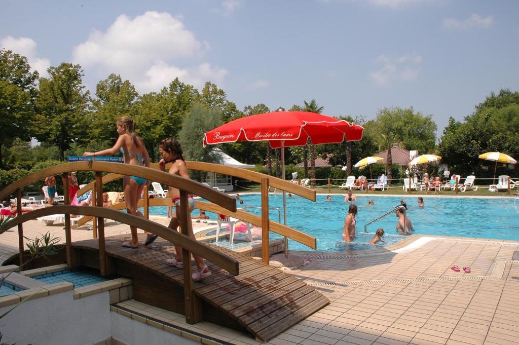 Villaggio Los Nidos Lignano Sabbiadoro Ruang foto