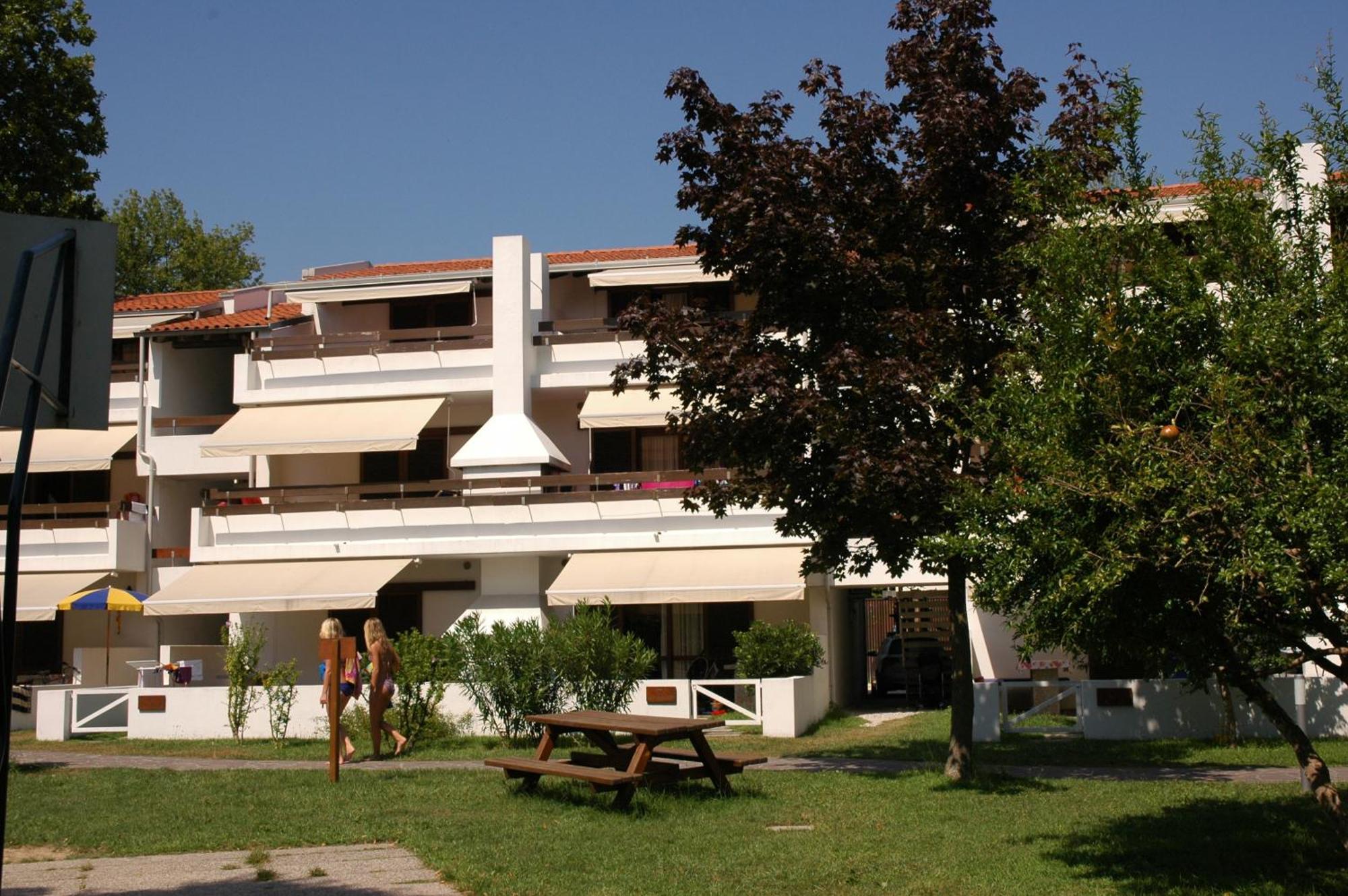 Villaggio Los Nidos Lignano Sabbiadoro Bagian luar foto