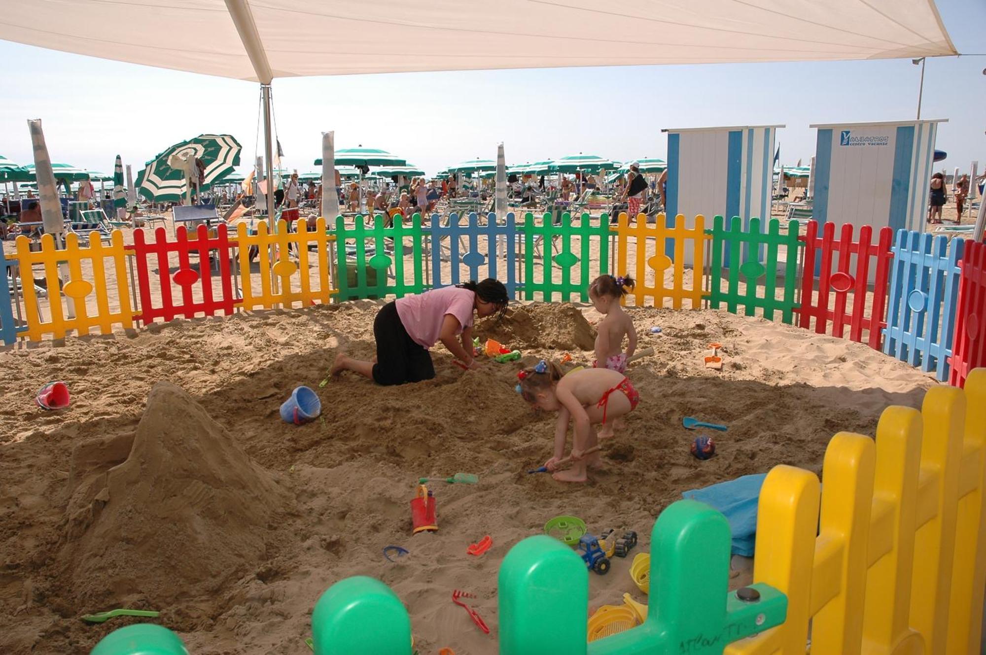 Villaggio Los Nidos Lignano Sabbiadoro Bagian luar foto