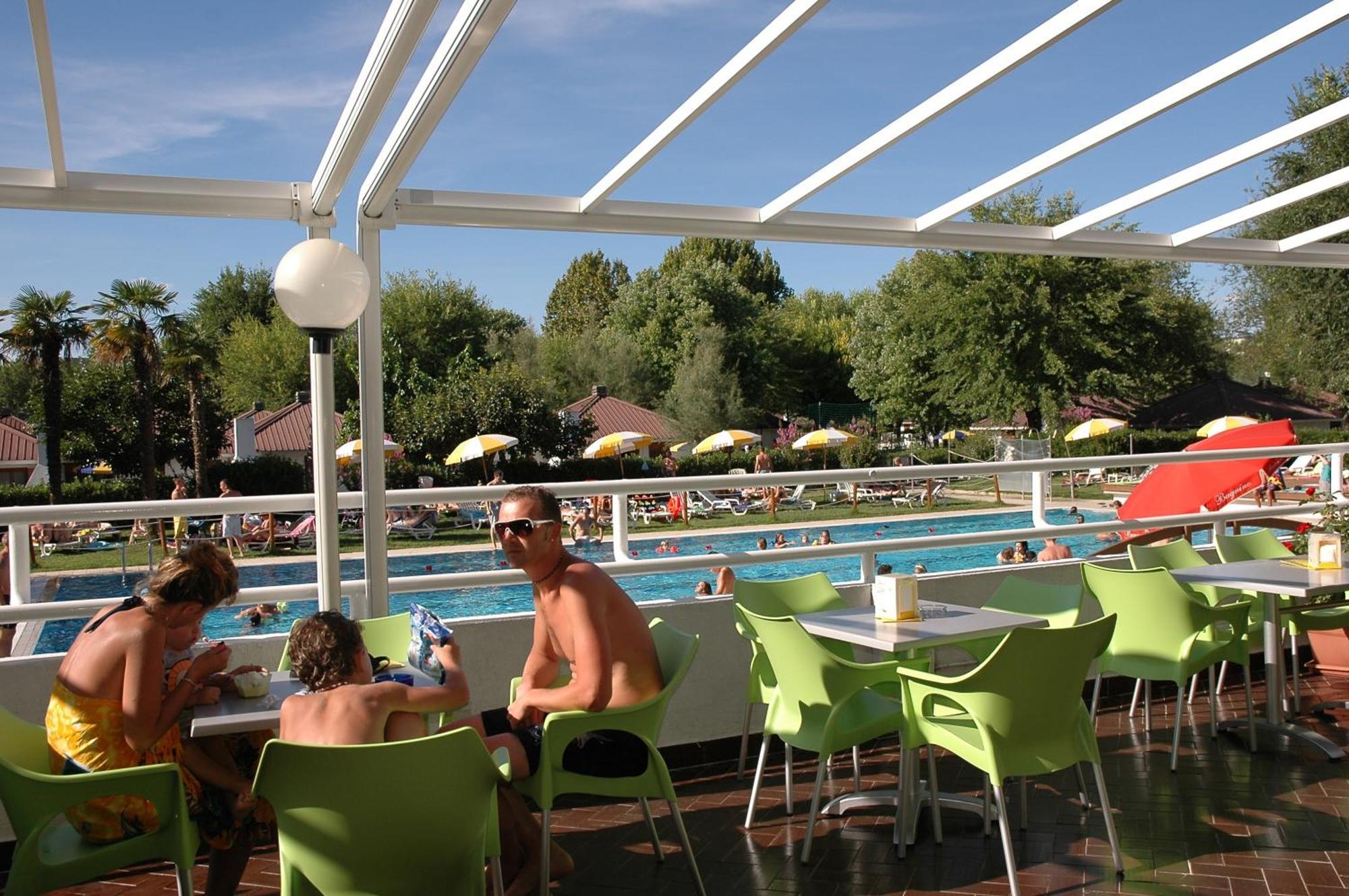 Villaggio Los Nidos Lignano Sabbiadoro Bagian luar foto