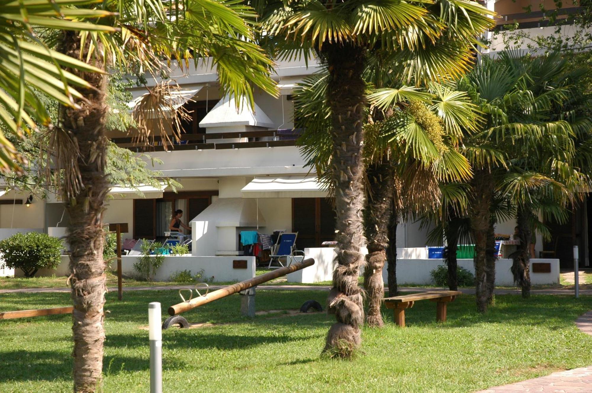 Villaggio Los Nidos Lignano Sabbiadoro Bagian luar foto