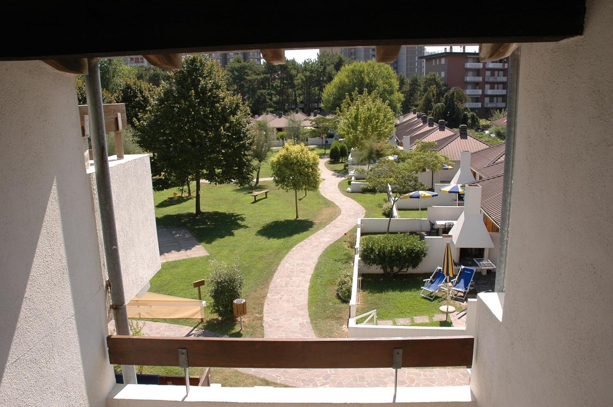 Villaggio Los Nidos Lignano Sabbiadoro Bagian luar foto